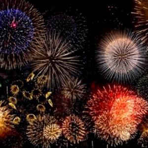 Visual inspiration board for fireworks-themed Chloé bag pattern